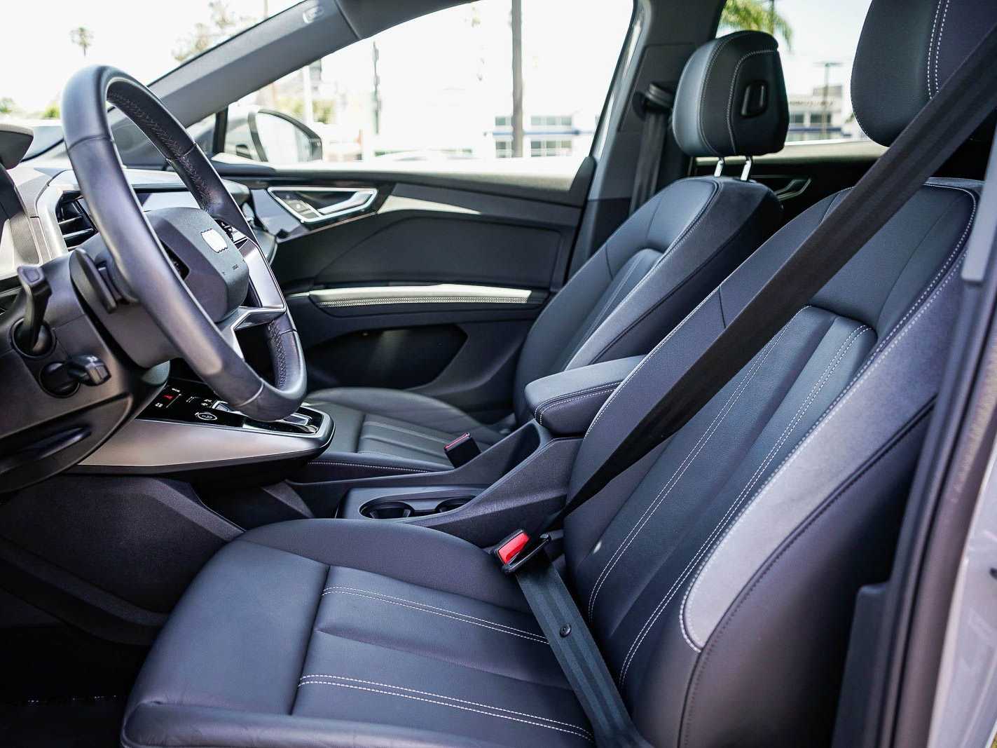 Thumbnail: 2023 Audi Q4 e-tron - 17