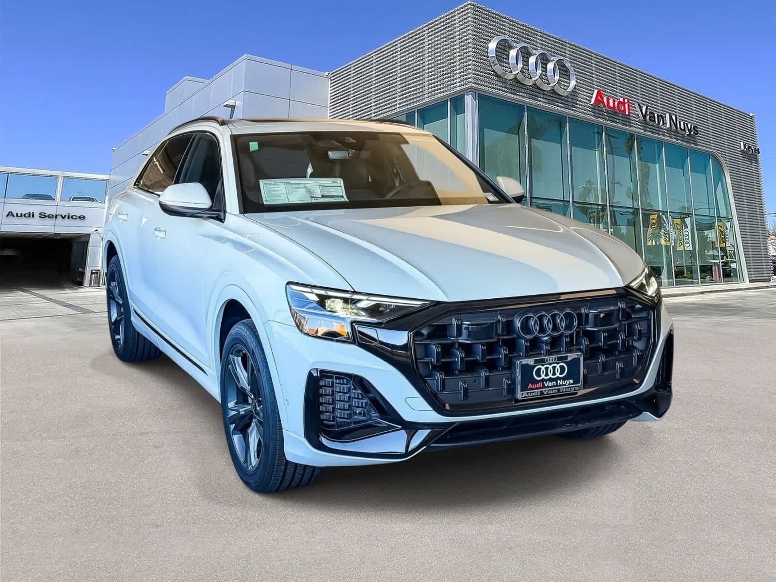Thumbnail: 2026 Audi Q8 - 3