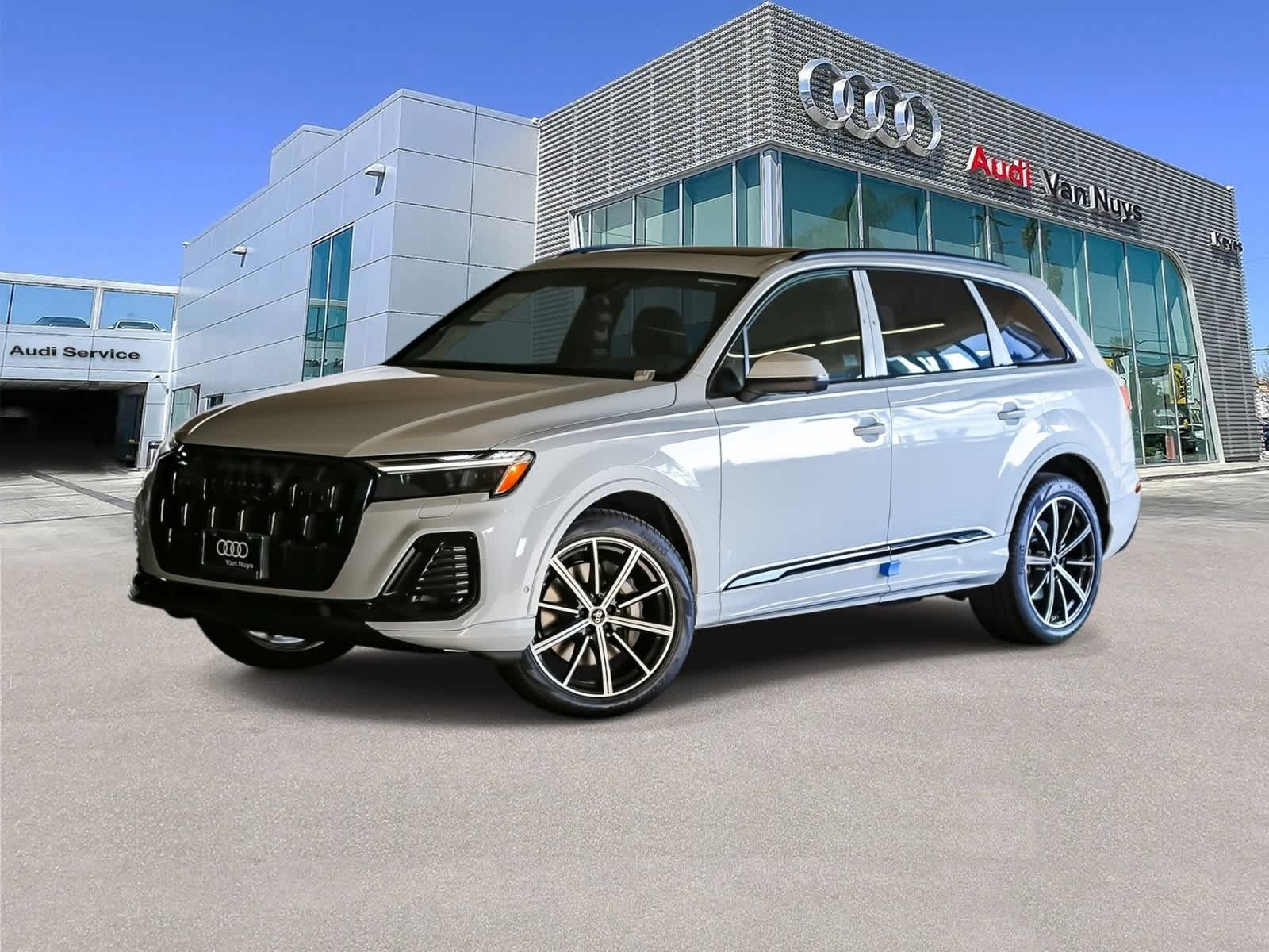 Thumbnail: 2026 Audi Q7 - 1