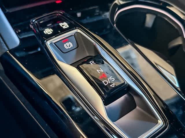 Thumbnail: 2025 Audi SQ5 - 24