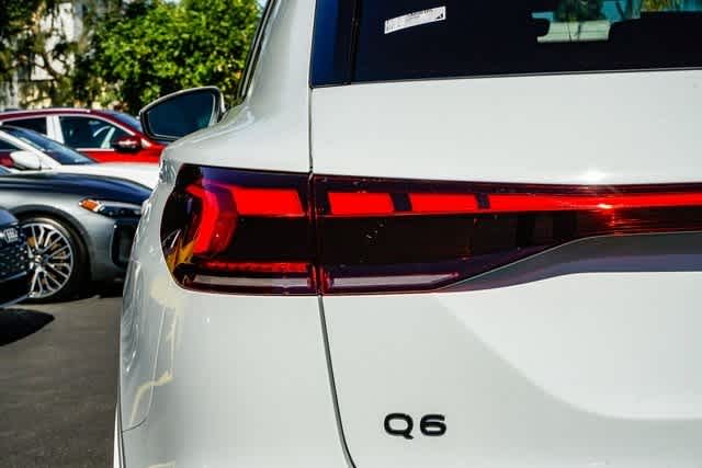 Thumbnail: 2025 Audi Q6 e-tron - 9