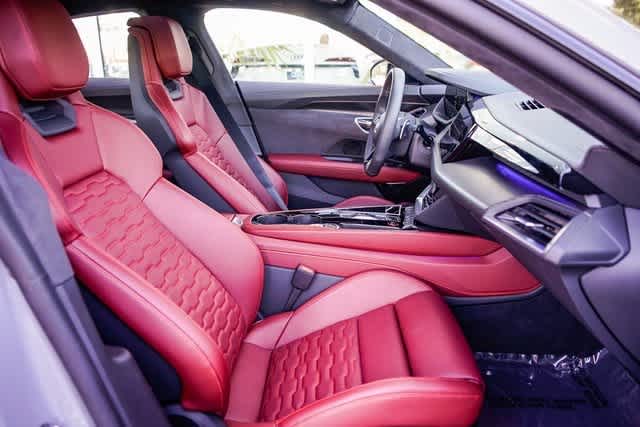 Thumbnail: 2024 Audi e-tron GT - 16