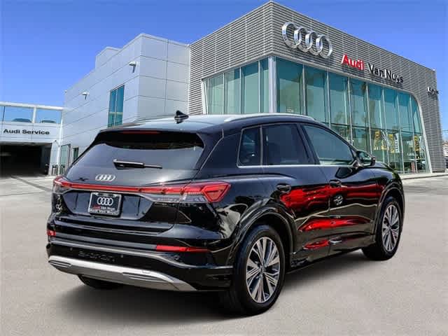 Thumbnail: 2023 Audi Q4 e-tron - 4