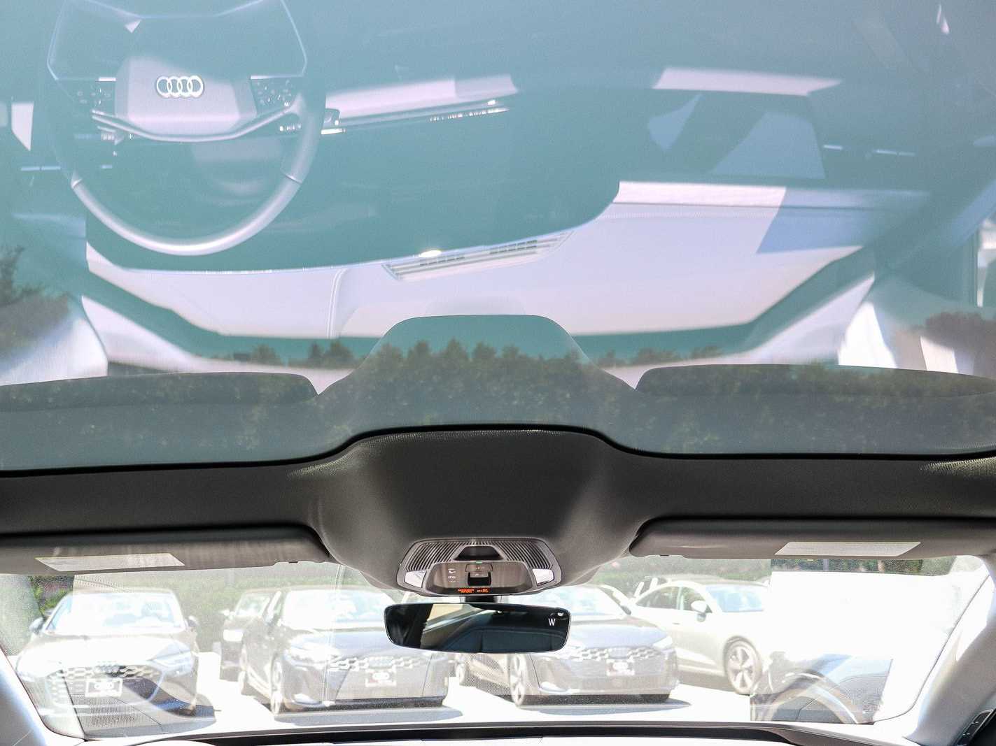 Thumbnail: 2025 Audi e-tron - 10