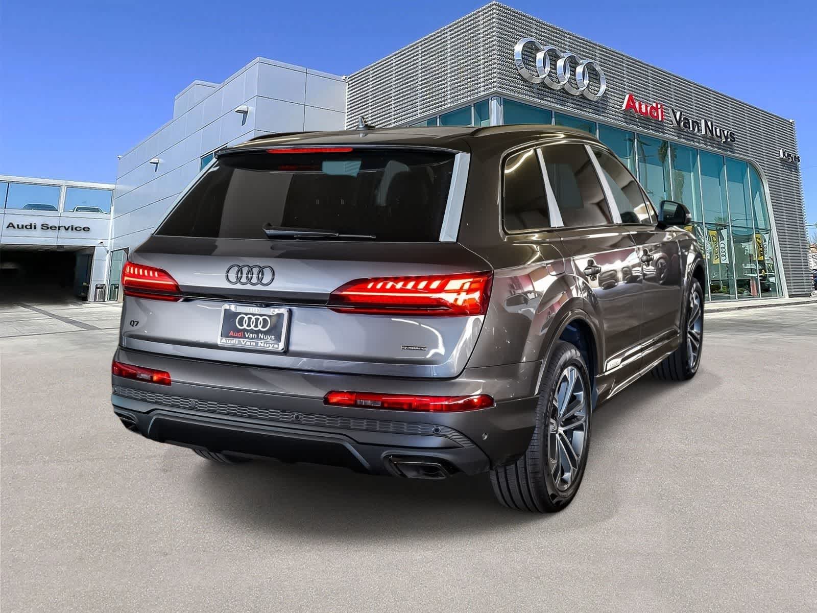 Thumbnail: 2026 Audi Q7 - 4