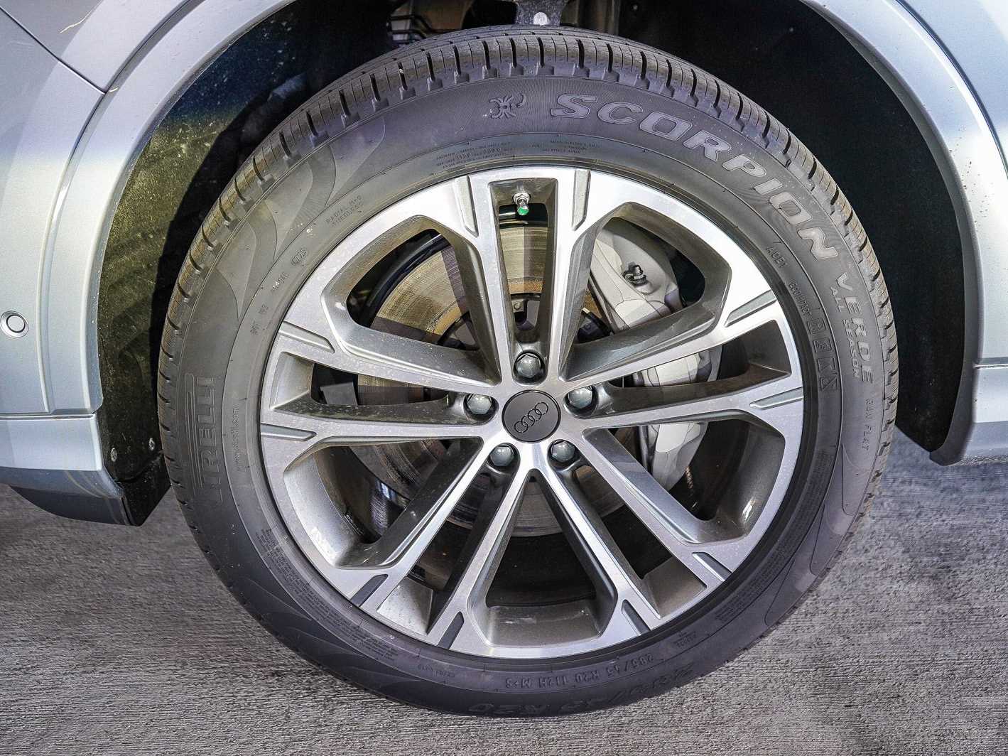 Thumbnail: 2026 Audi Q7 - 9