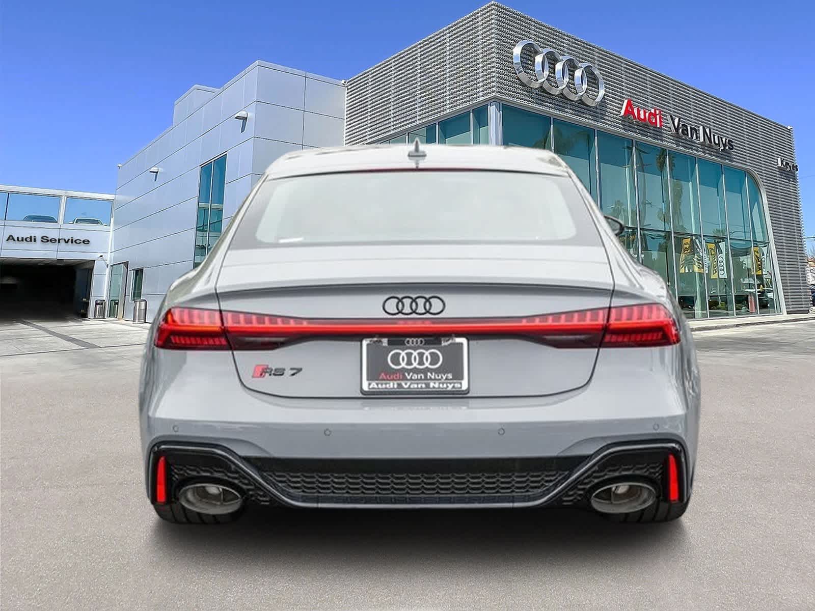 Thumbnail: 2025 Audi RS 7 - 3