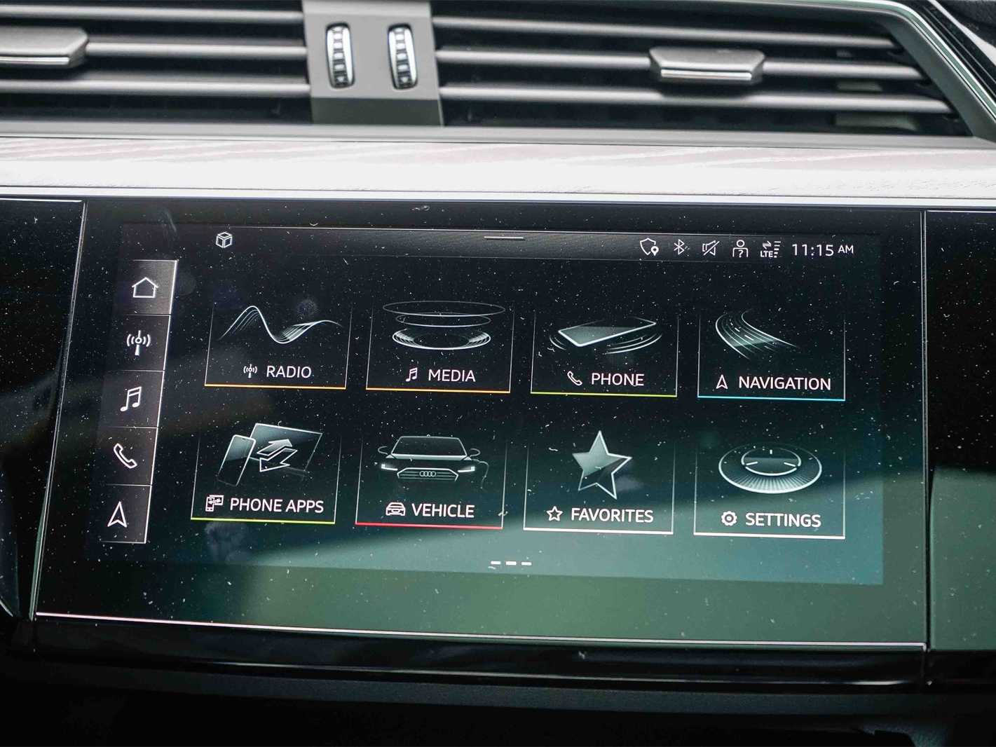 Thumbnail: 2024 Audi Q8 e-tron - 14