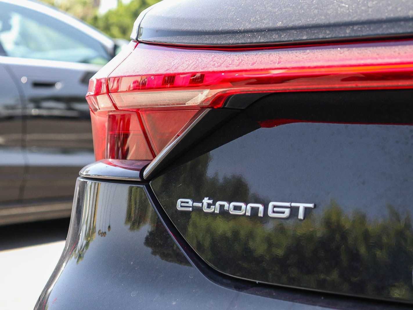 Thumbnail: 2023 Audi e-tron GT - 11