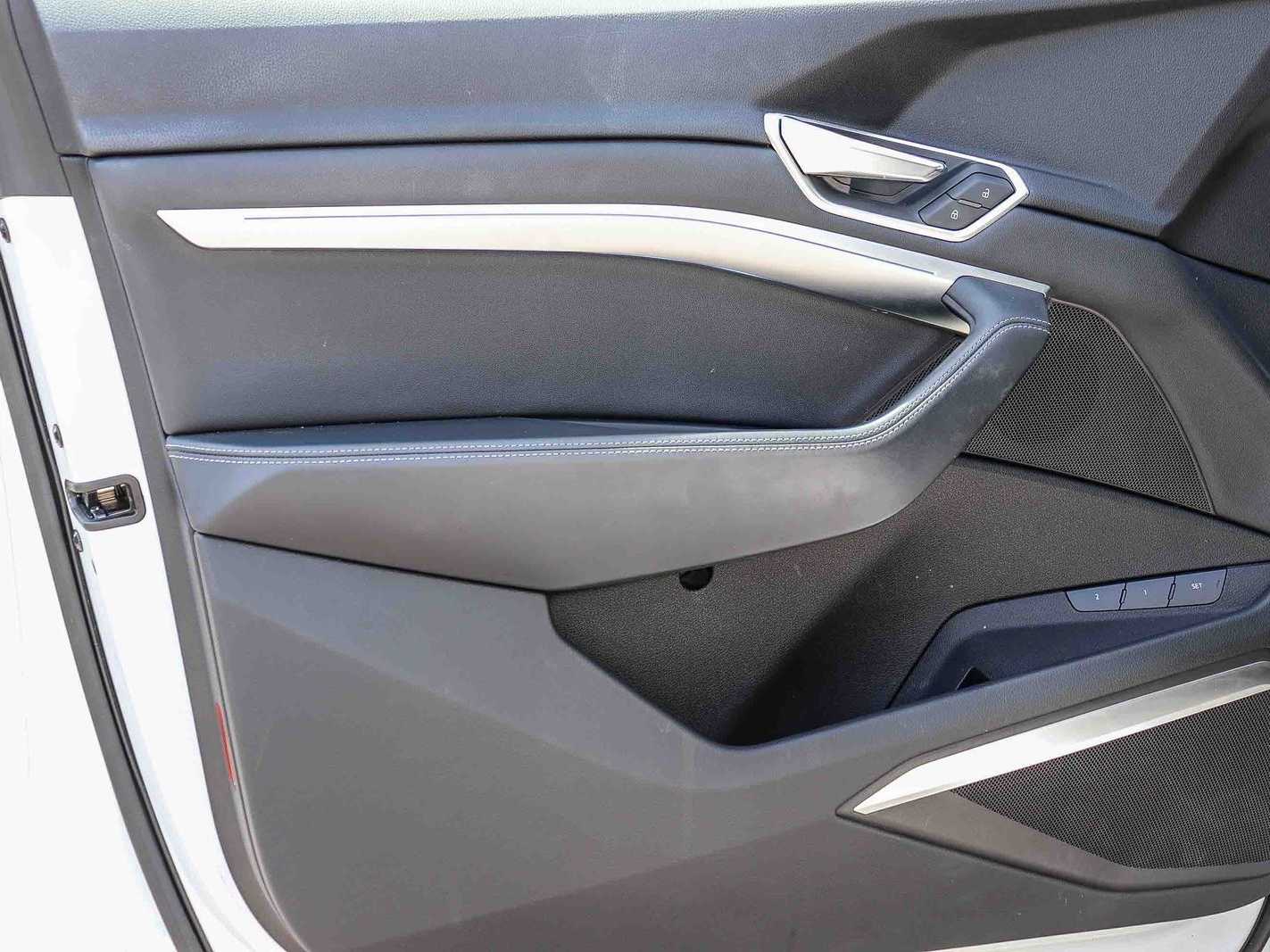 Thumbnail: 2024 Audi Q8 e-tron - 21