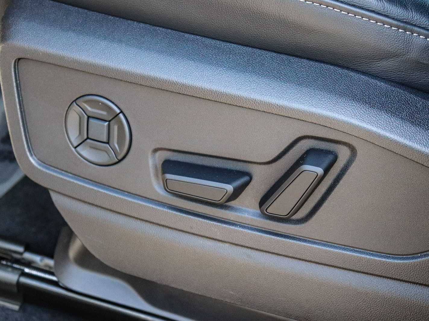Thumbnail: 2025 Audi Q5 - 20