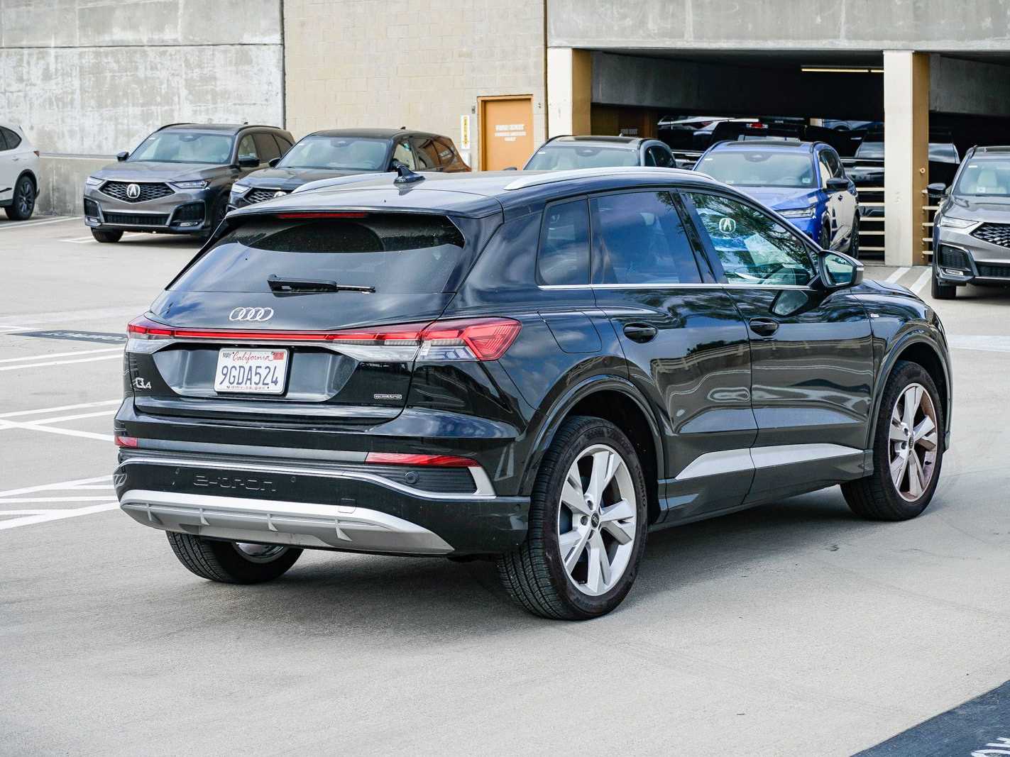 Thumbnail: 2023 Audi Q4 e-tron - 4