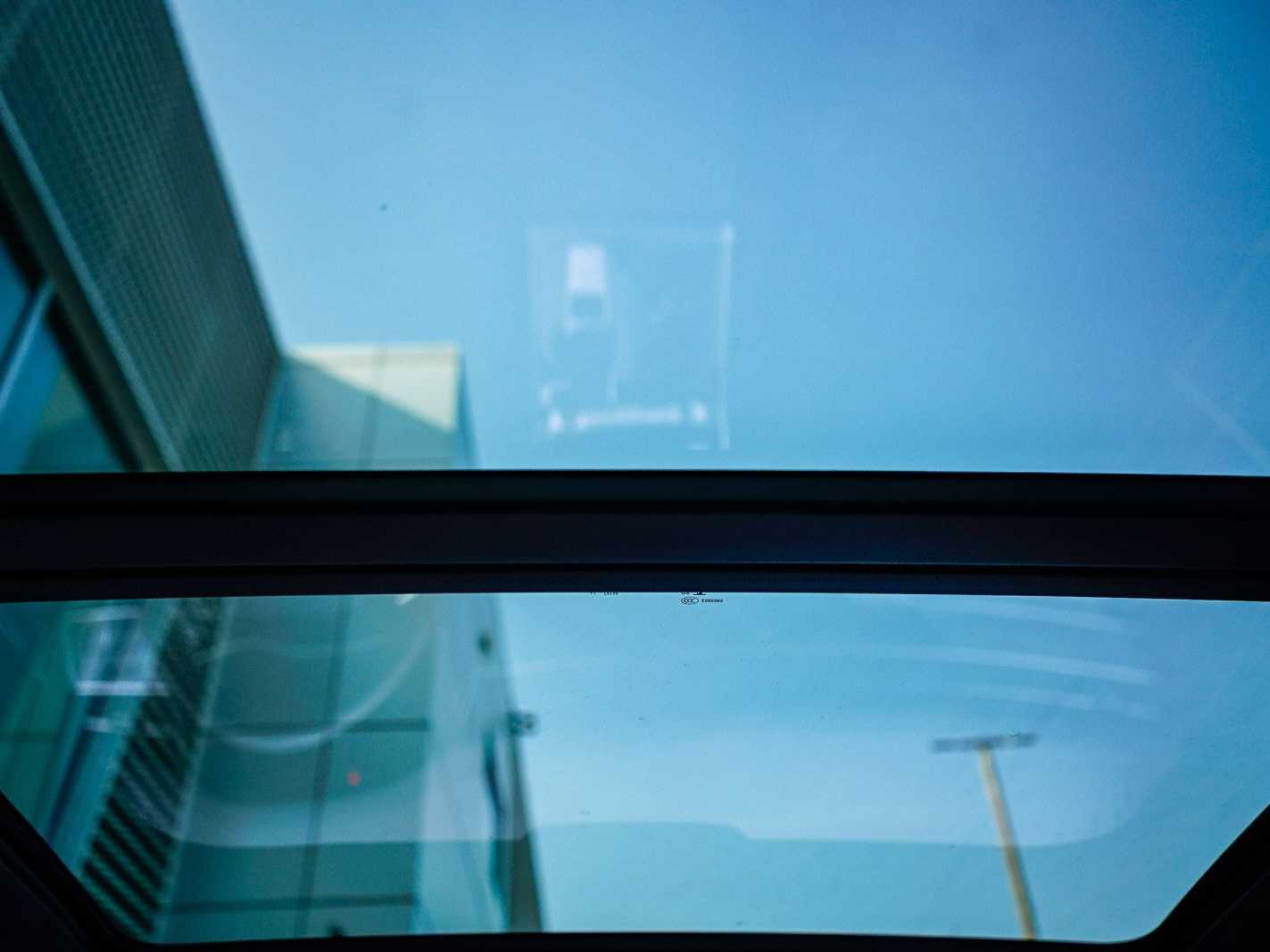 Thumbnail: 2025 Audi RS Q8 - 10