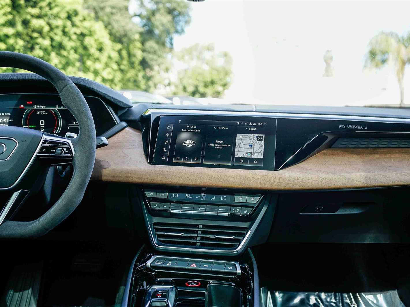 Thumbnail: 2023 Audi e-tron GT - 13