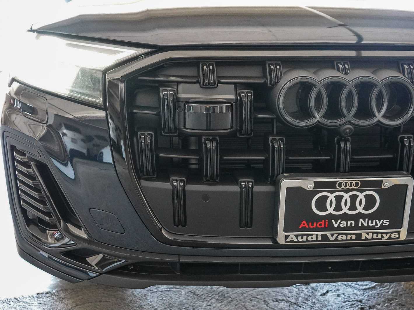 Thumbnail: 2026 Audi Q7 - 11