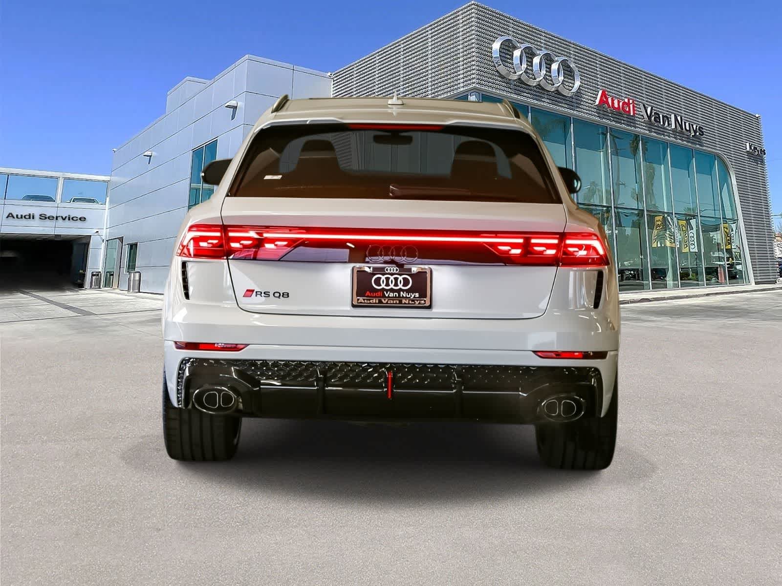 Thumbnail: 2026 Audi RS Q8 - 5
