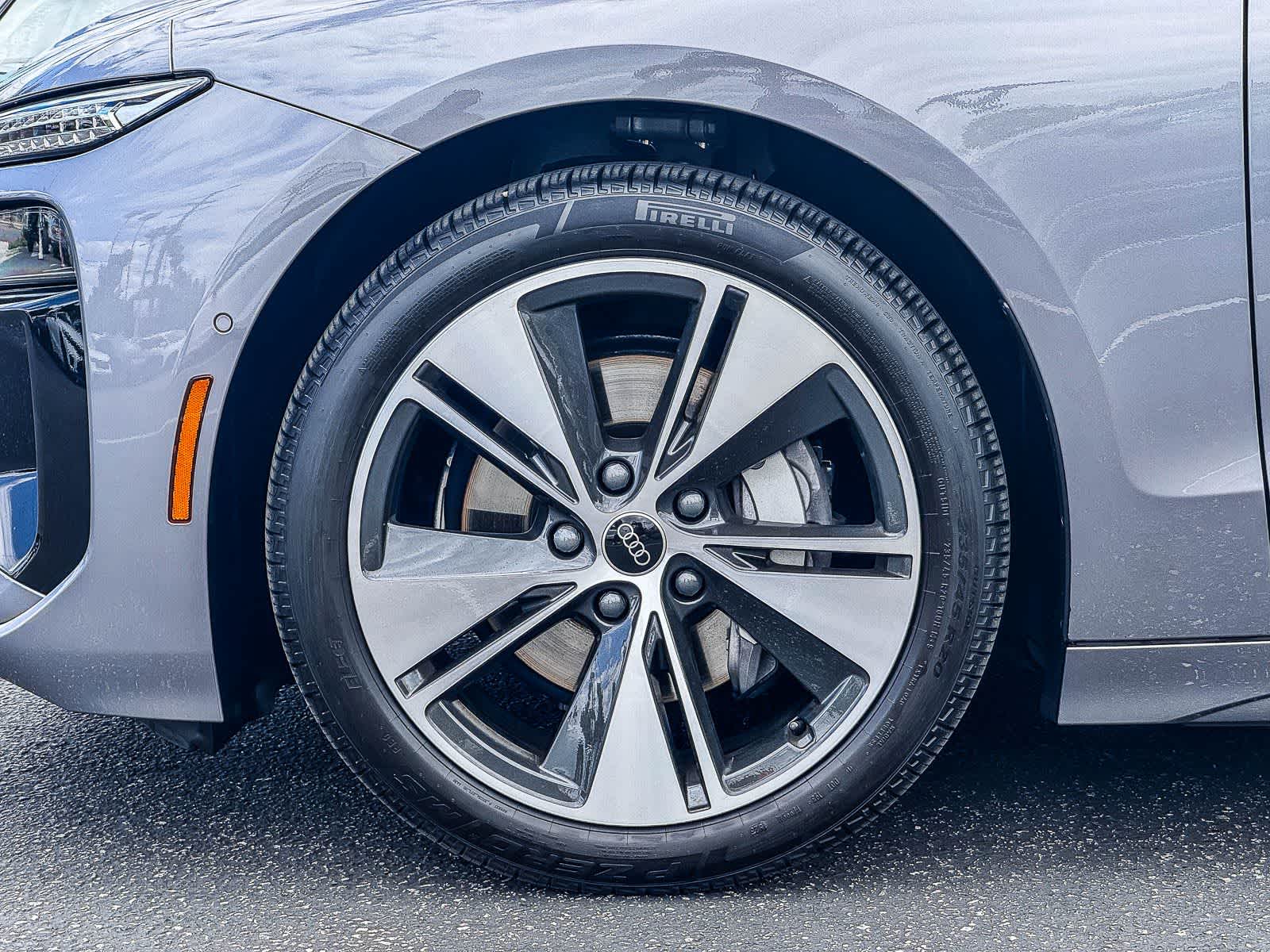 Thumbnail: 2025 Audi e-tron - 8