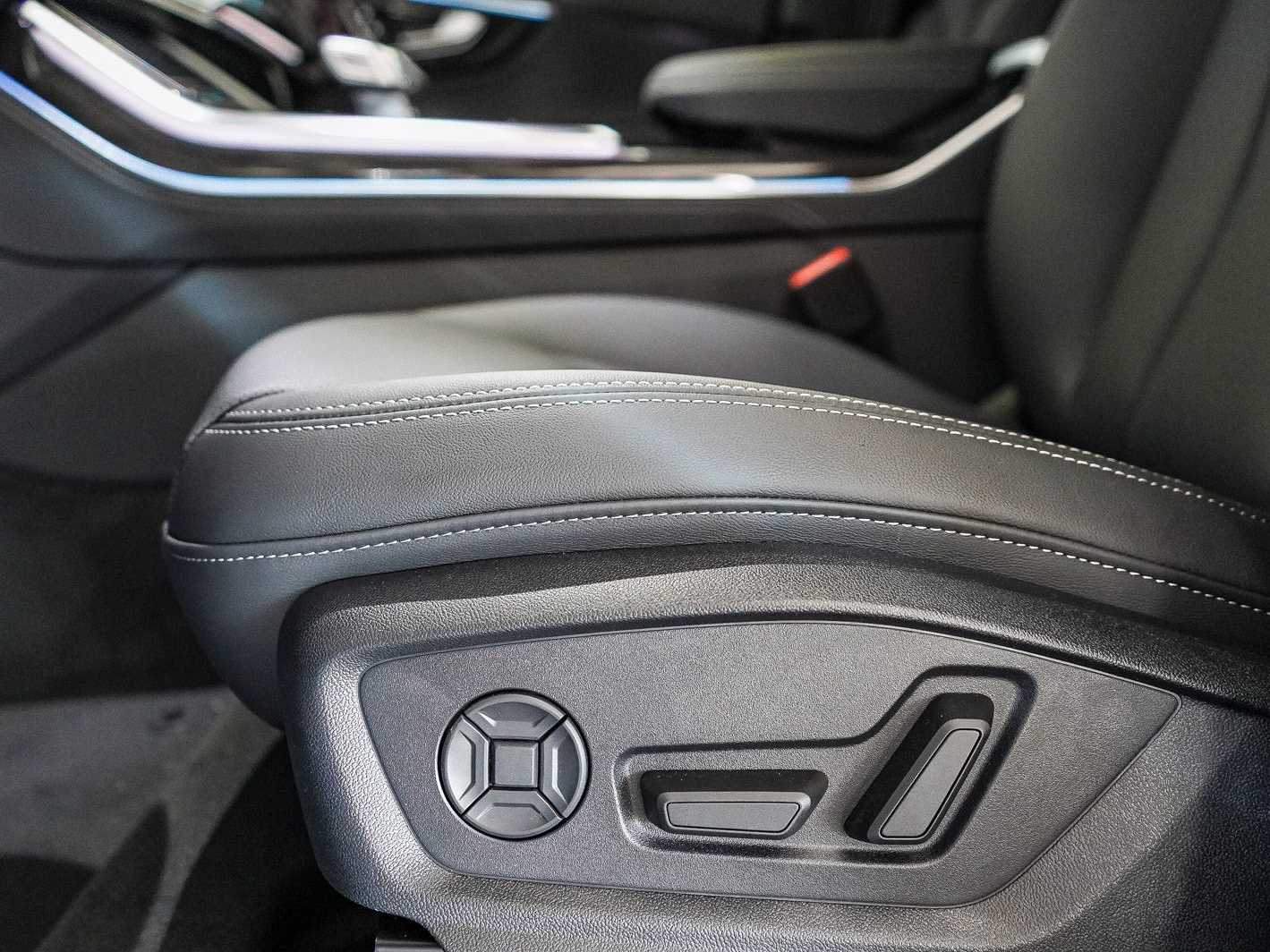 Thumbnail: 2026 Audi Q7 - 21