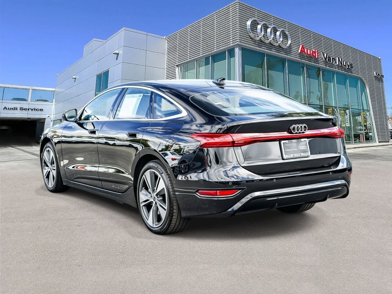 Thumbnail: 2025 Audi e-tron - 2
