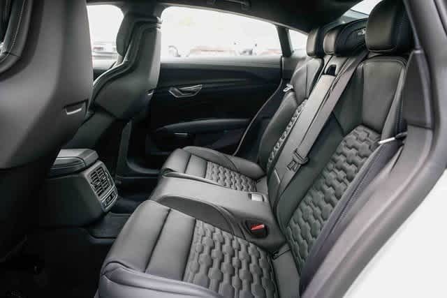 Thumbnail: 2025 Audi RS e-tron GT - 19