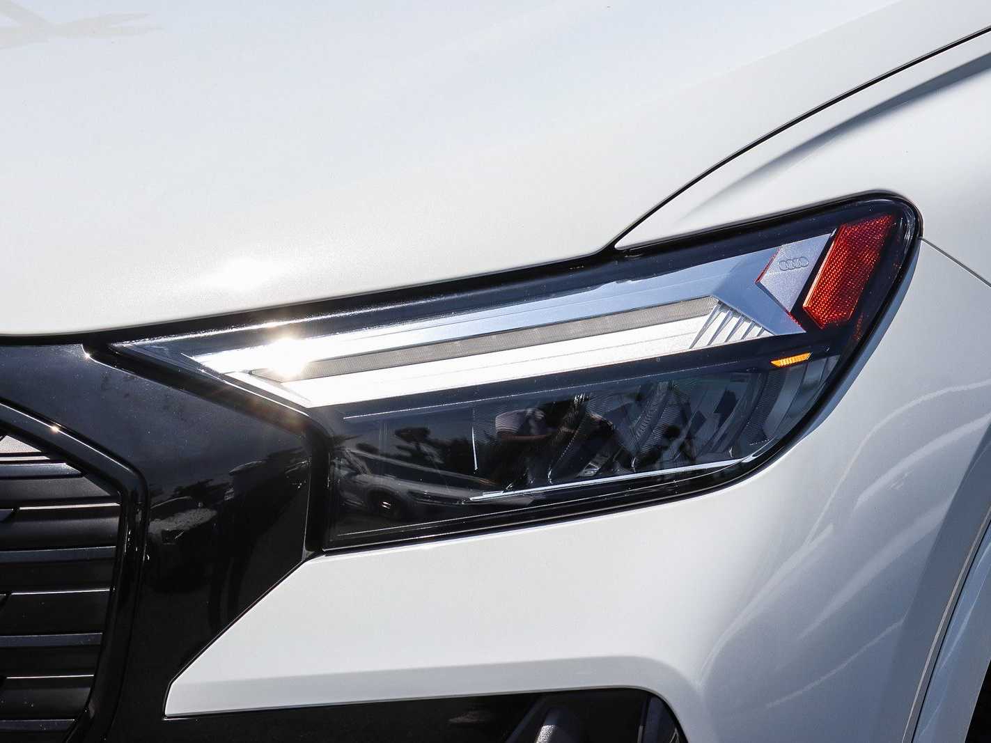 Thumbnail: 2025 Audi Q4 e-tron - 6