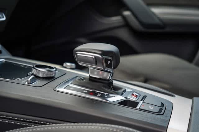 Thumbnail: 2020 Audi SQ5 - 25