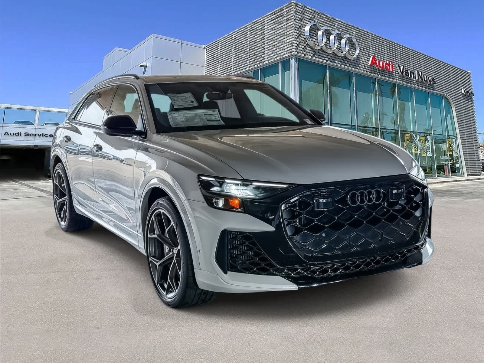 Thumbnail: 2026 Audi RS Q8 - 3