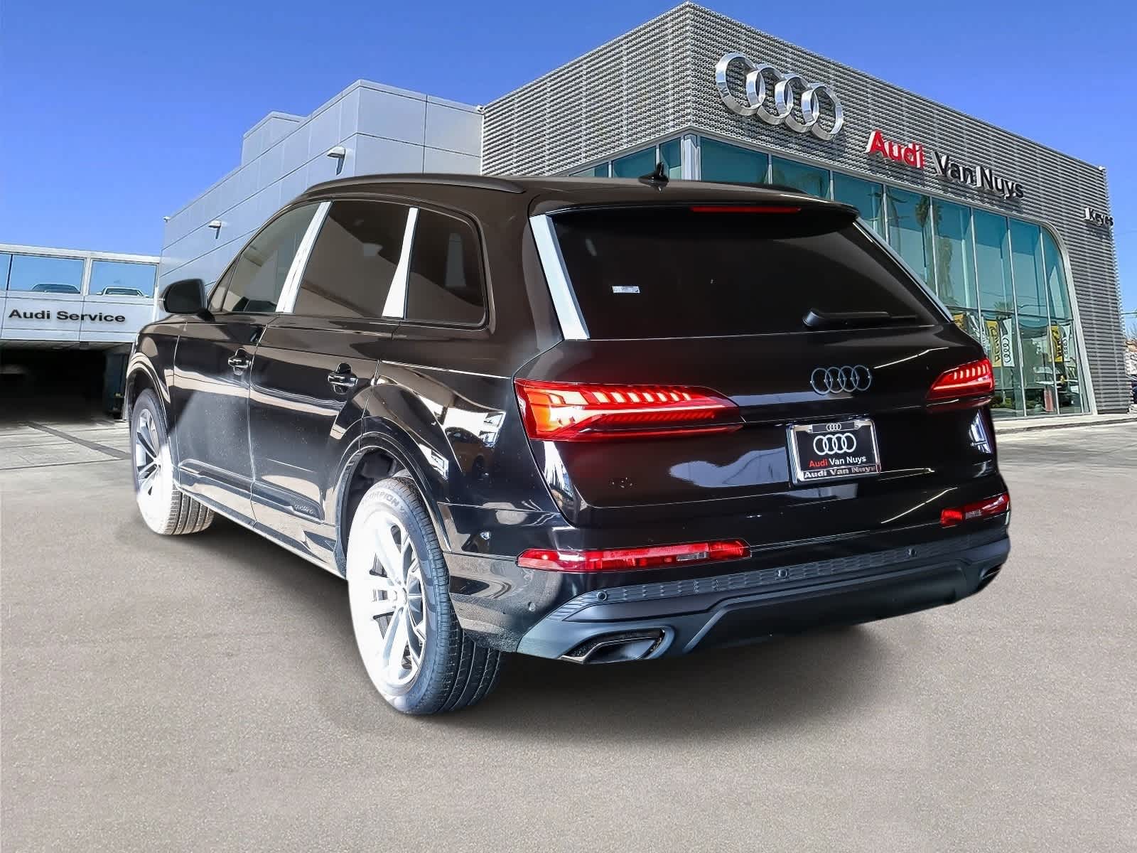 Thumbnail: 2026 Audi Q7 - 6