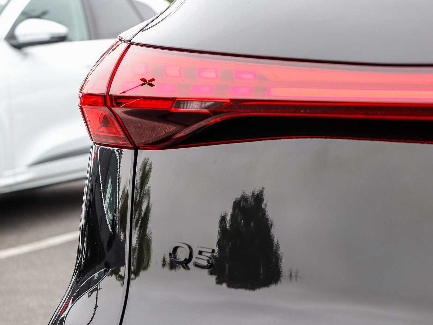 Thumbnail: 2025 Audi Q5 - 11