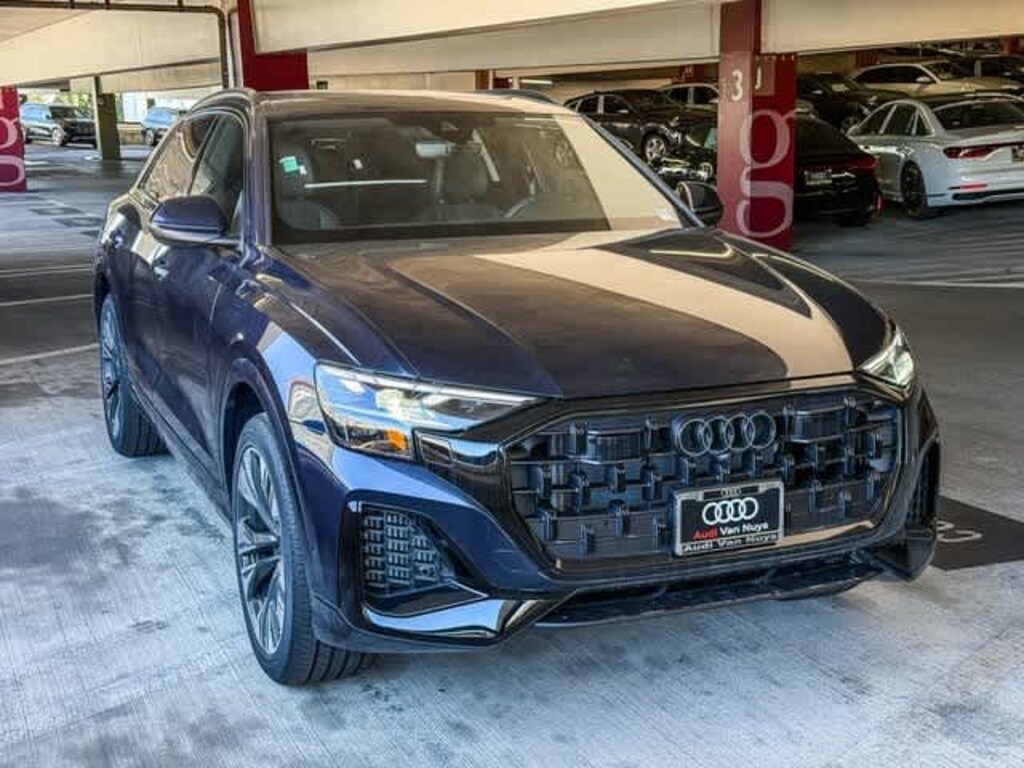 New 2025 Audi Q8 55 Premium SUV