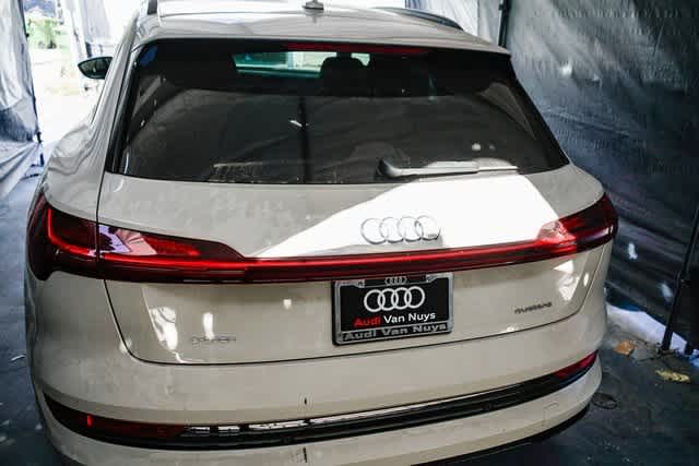 Thumbnail: 2022 Audi e-tron - 3