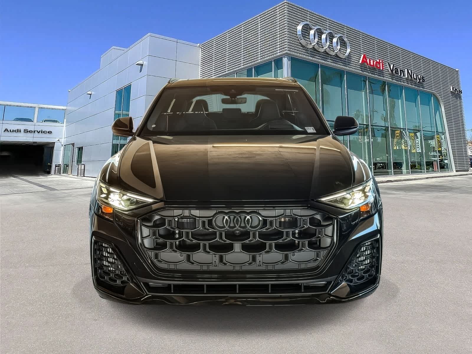 Thumbnail: 2026 Audi SQ8 - 2