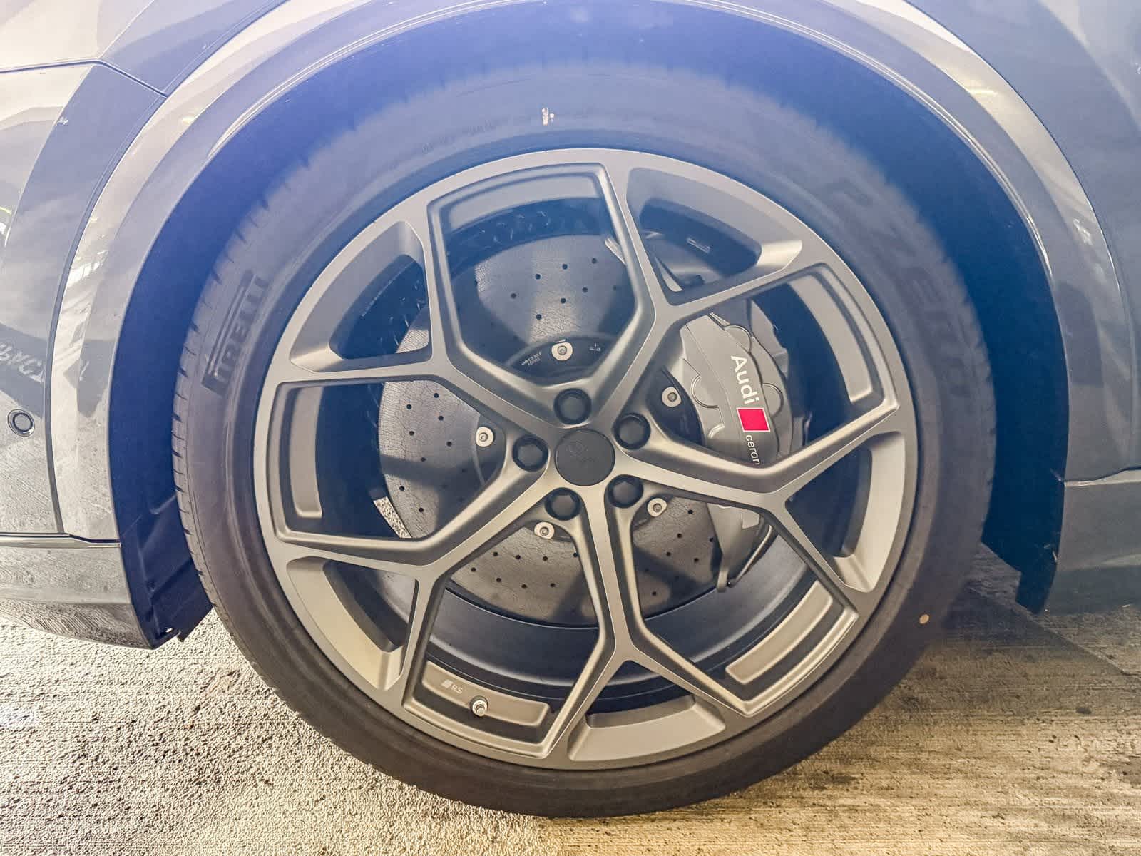 Thumbnail: 2026 Audi RS Q8 - 9