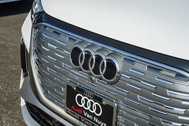 Thumbnail: 2023 Audi Q4 e-tron - 9