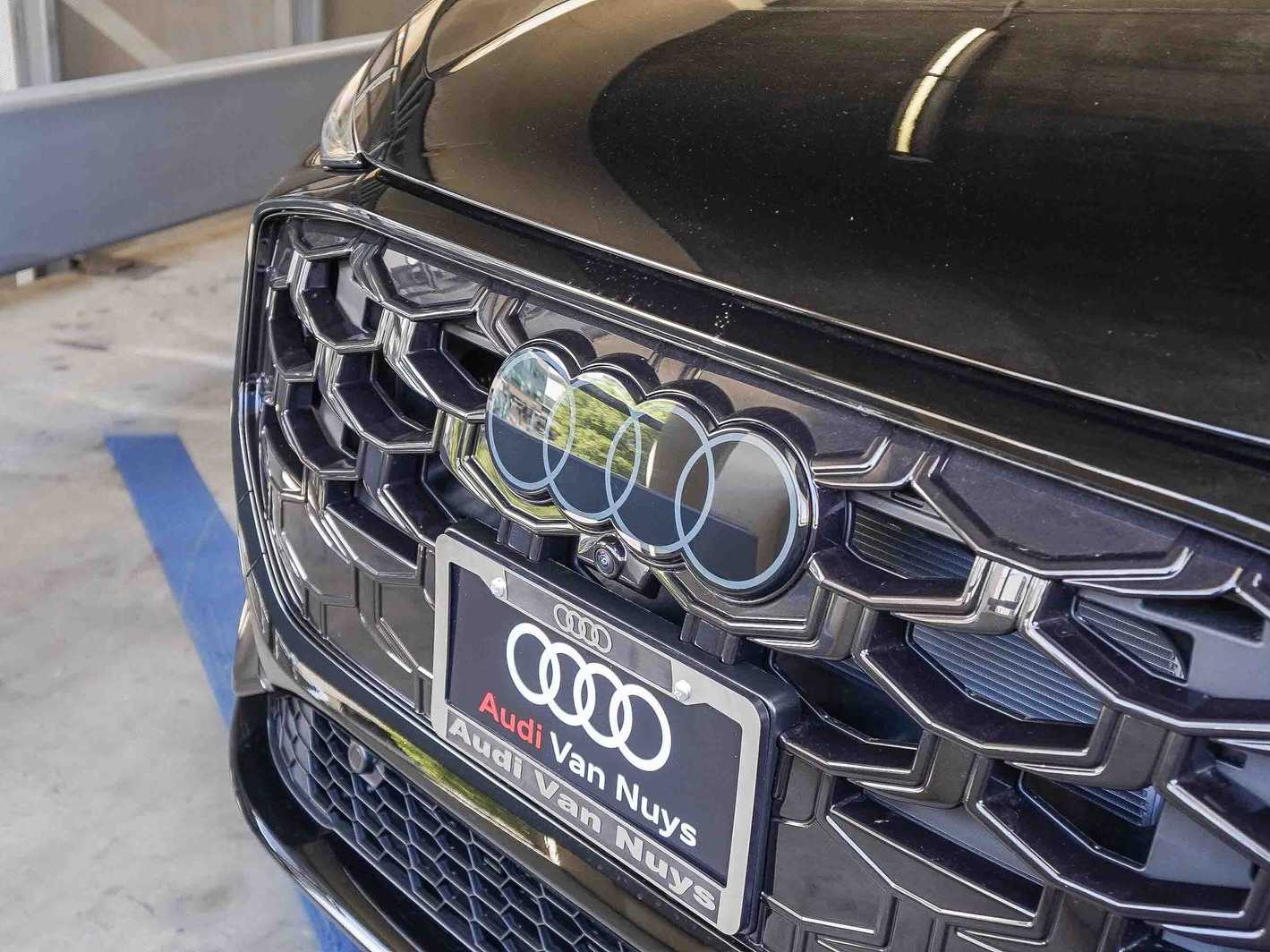 Thumbnail: 2026 Audi Q3 - 9