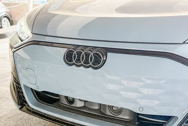 Thumbnail: 2025 Audi RS e-tron GT - 10