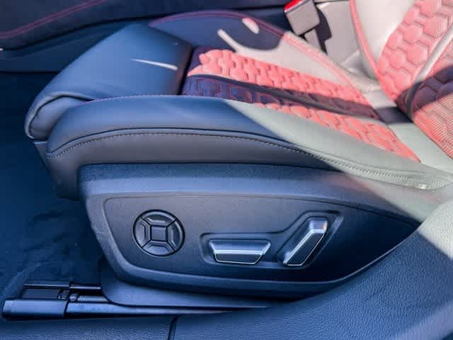 Thumbnail: 2026 Audi RS 6 - 21