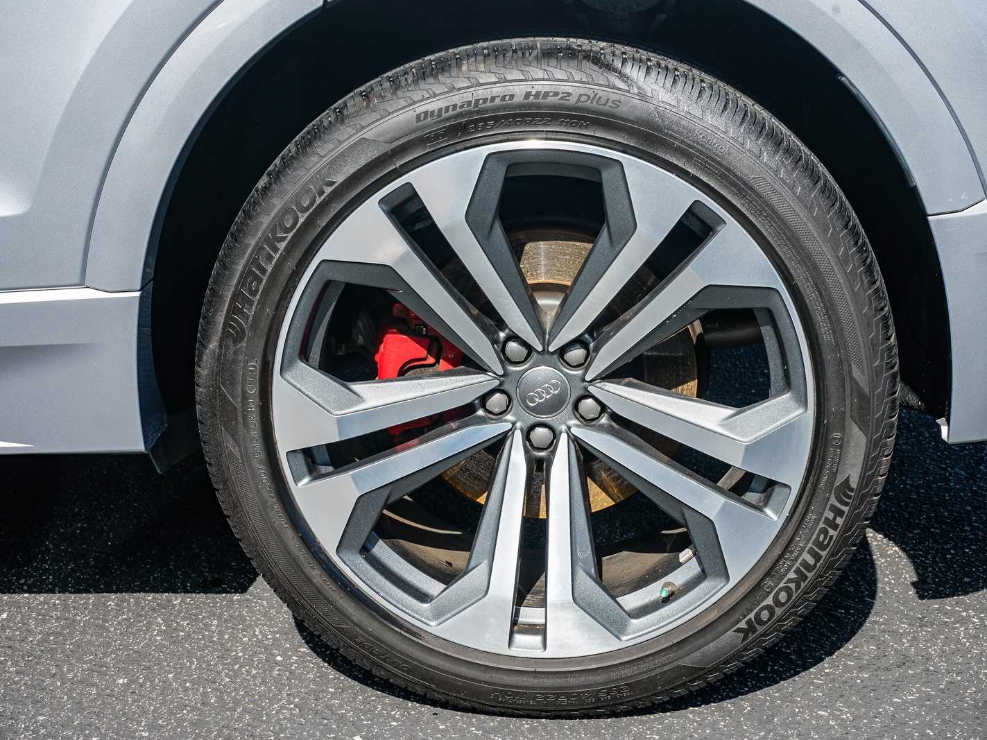 Thumbnail: 2019 Audi Q8 - 10