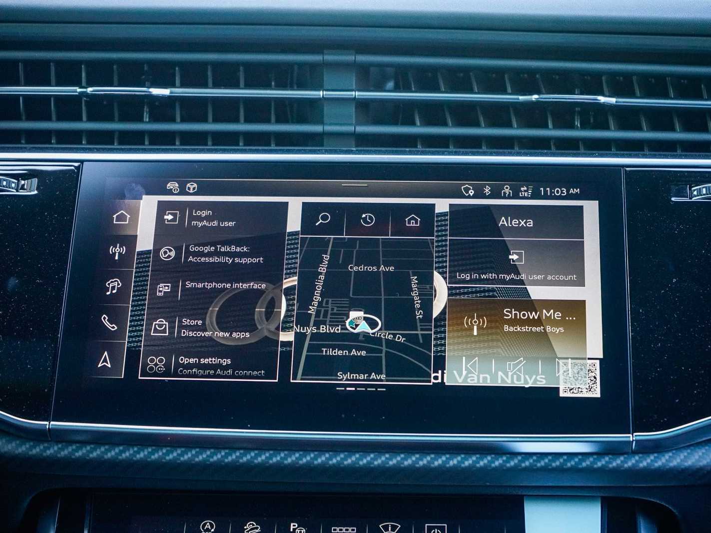 Thumbnail: 2025 Audi RS Q8 - 13