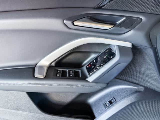 Thumbnail: 2025 Audi Q5 - 22