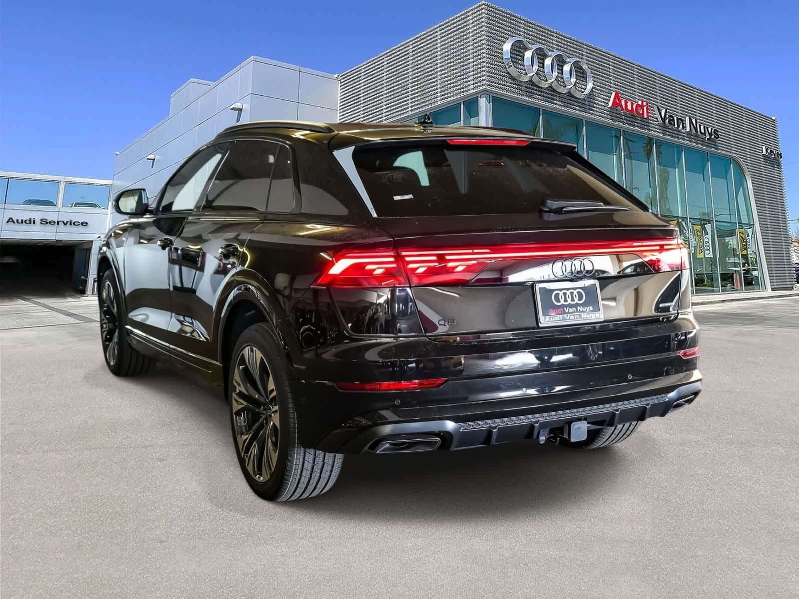 Thumbnail: 2026 Audi Q8 - 6