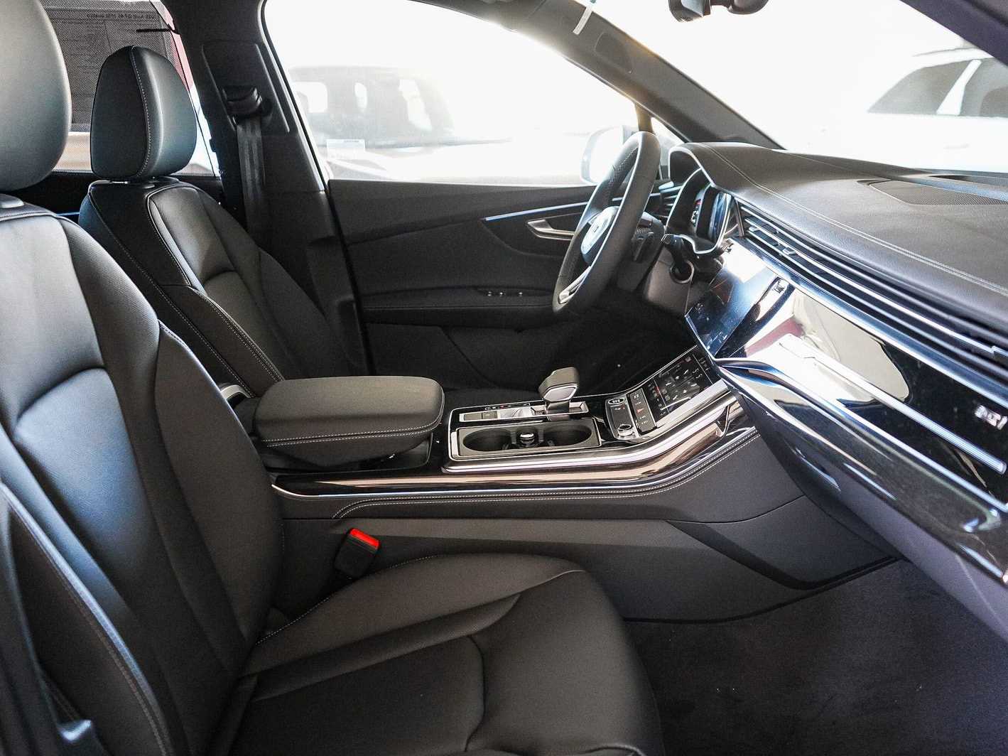 Thumbnail: 2026 Audi Q7 - 17