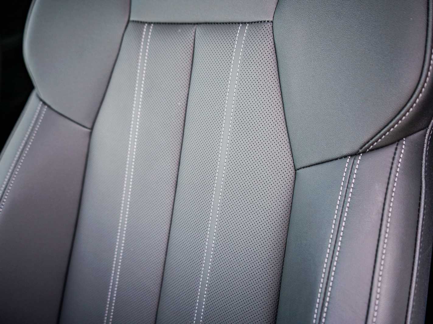 Thumbnail: 2025 Audi Q6 e-tron - 26