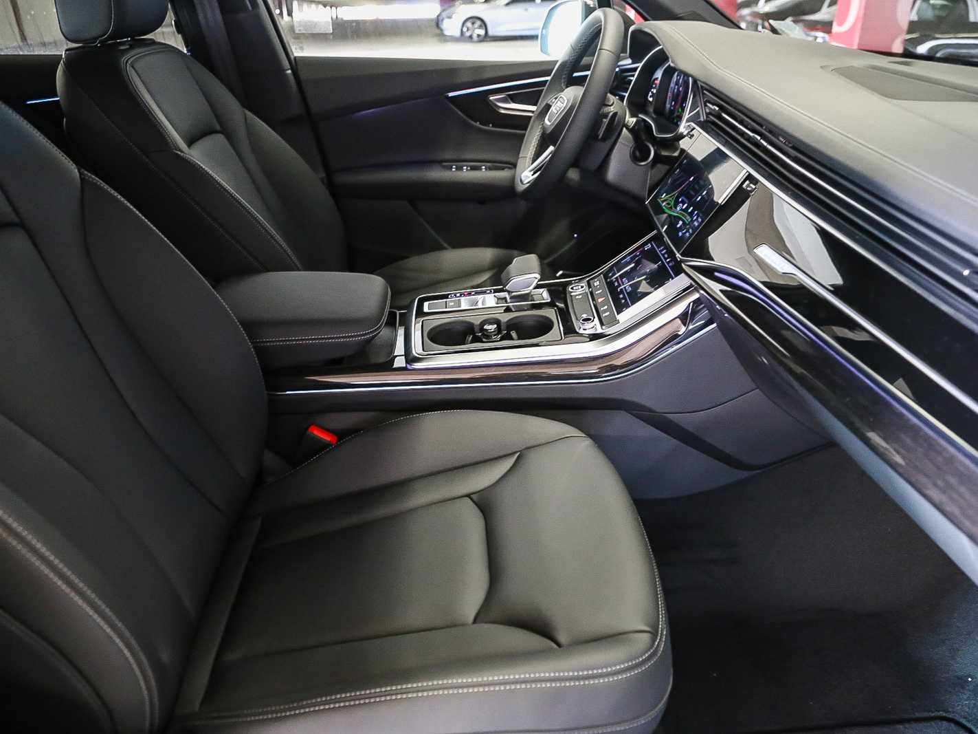 Thumbnail: 2026 Audi Q7 - 16