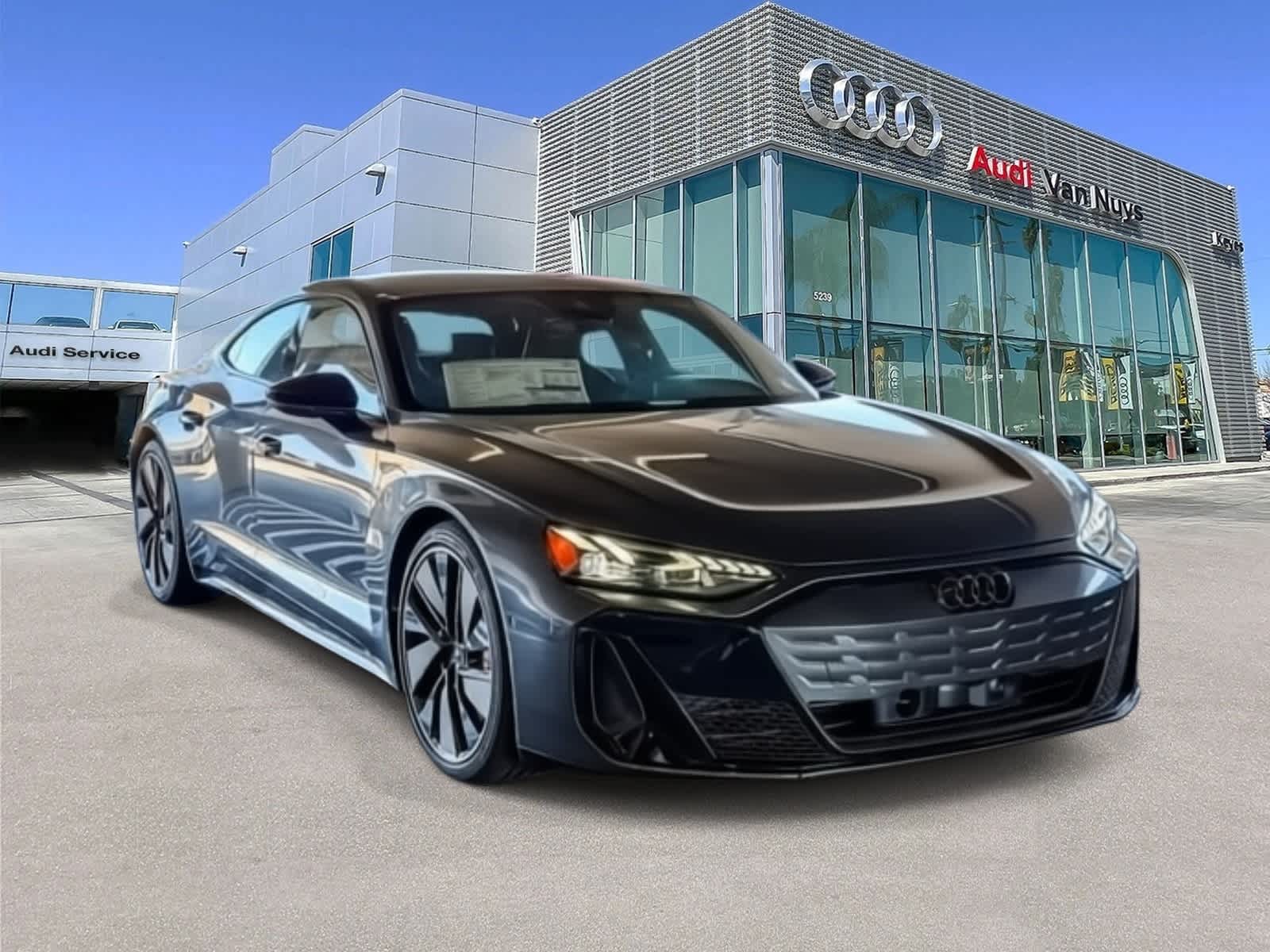 Thumbnail: 2026 Audi e-tron GT - 3