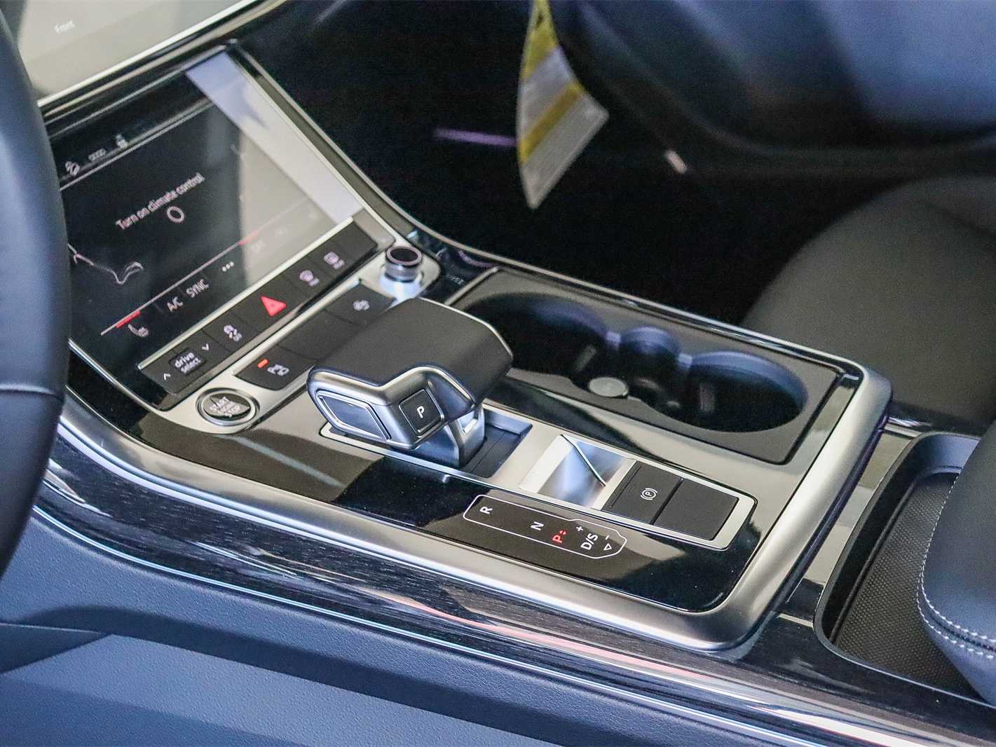 Thumbnail: 2026 Audi Q7 - 20