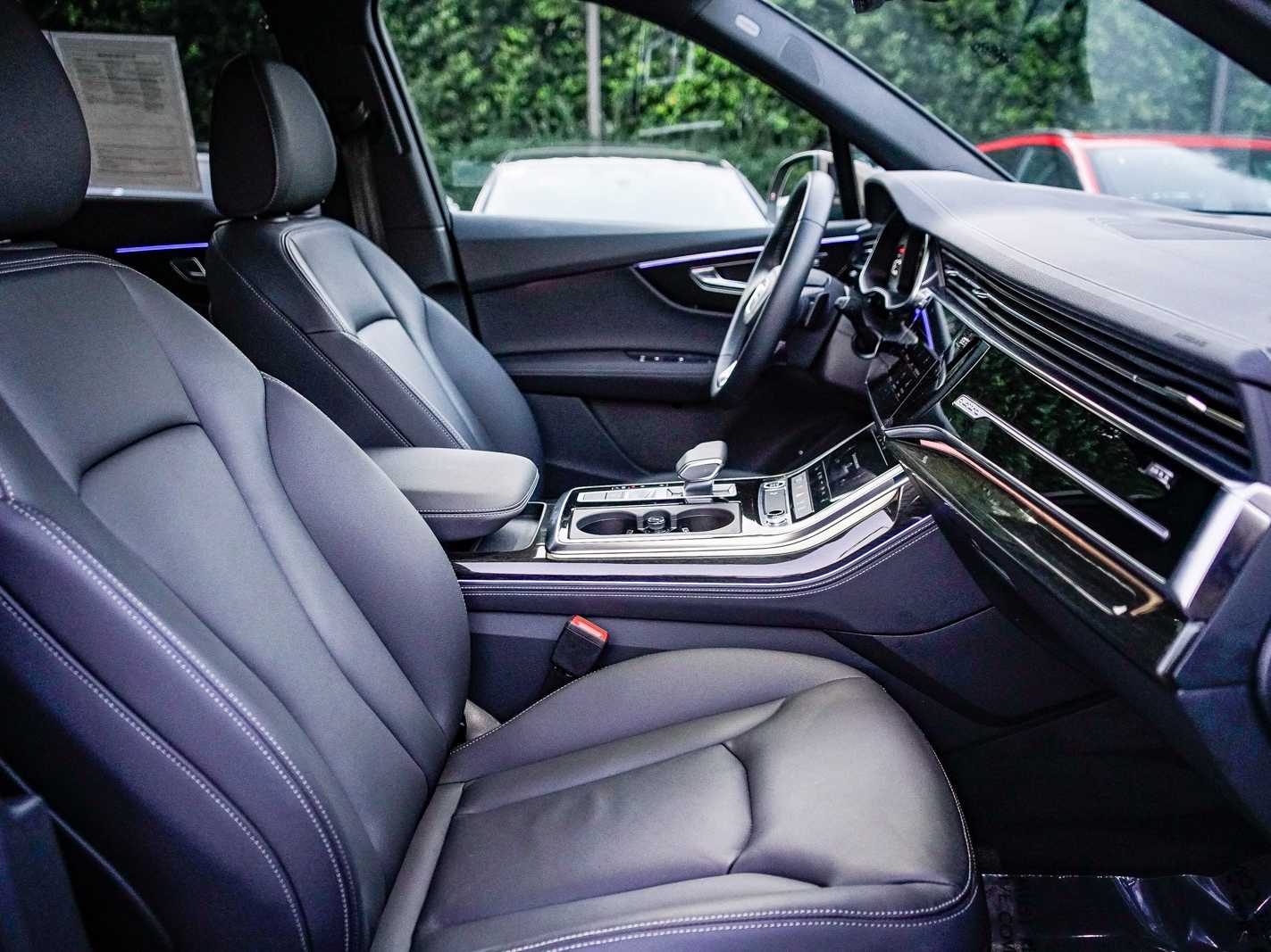 Thumbnail: 2025 Audi Q7 - 15