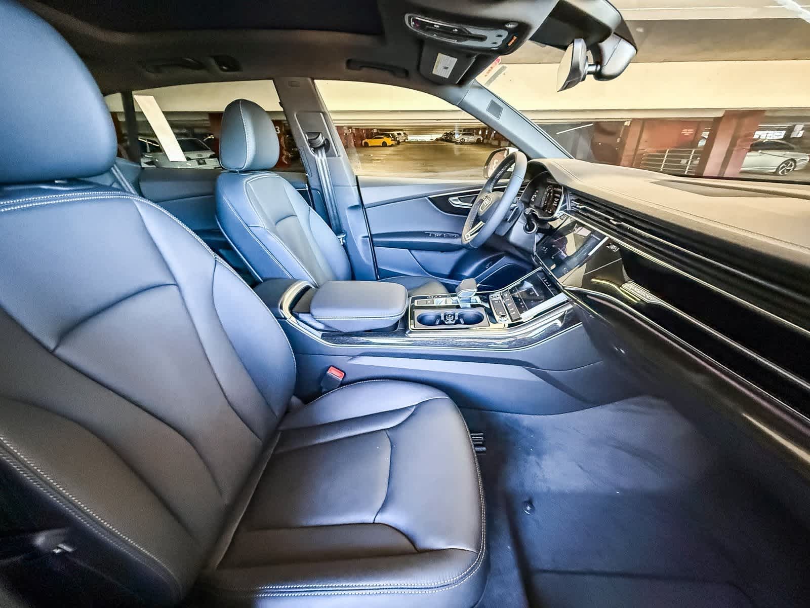 Thumbnail: 2026 Audi Q8 - 17