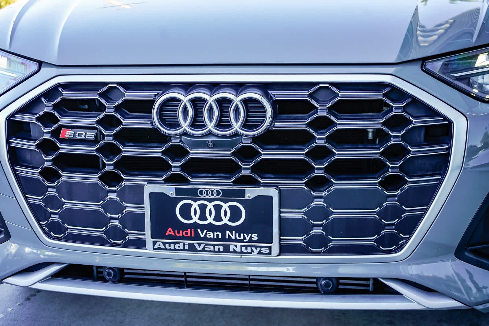 Thumbnail: 2022 Audi SQ5 - 8