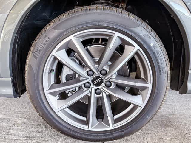 Thumbnail: 2025 Audi Q3 - 9